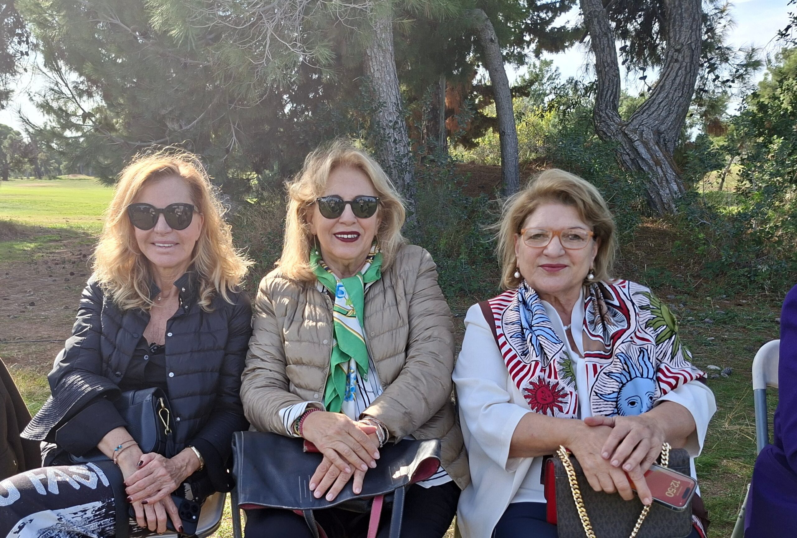 Ρόζα Αρσενιάν, Βίκυ Παλαιολόγου, Μαρία Λοϊζίδου, στο Γκόλφ για τον Βασίλη Ζούλια