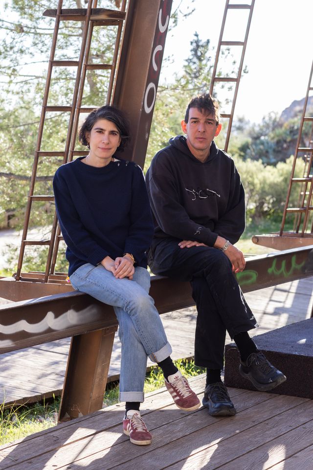 Ο καλλιτέχνης Αλέξανδρος Τζάννης και η επιμελήτρια Γαλήνη Νώτη