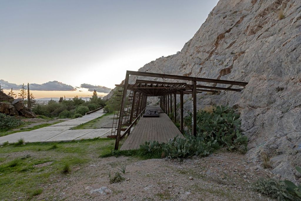 Το έργο το Αλέξανδρου Τζάννη στον λόφο του Φιλοπάππου