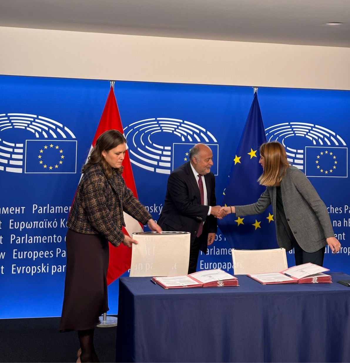 Δημήτρης Τσιόδρας, Μαρί Μπιέρε, Ρομπέρτα Ματσόλα