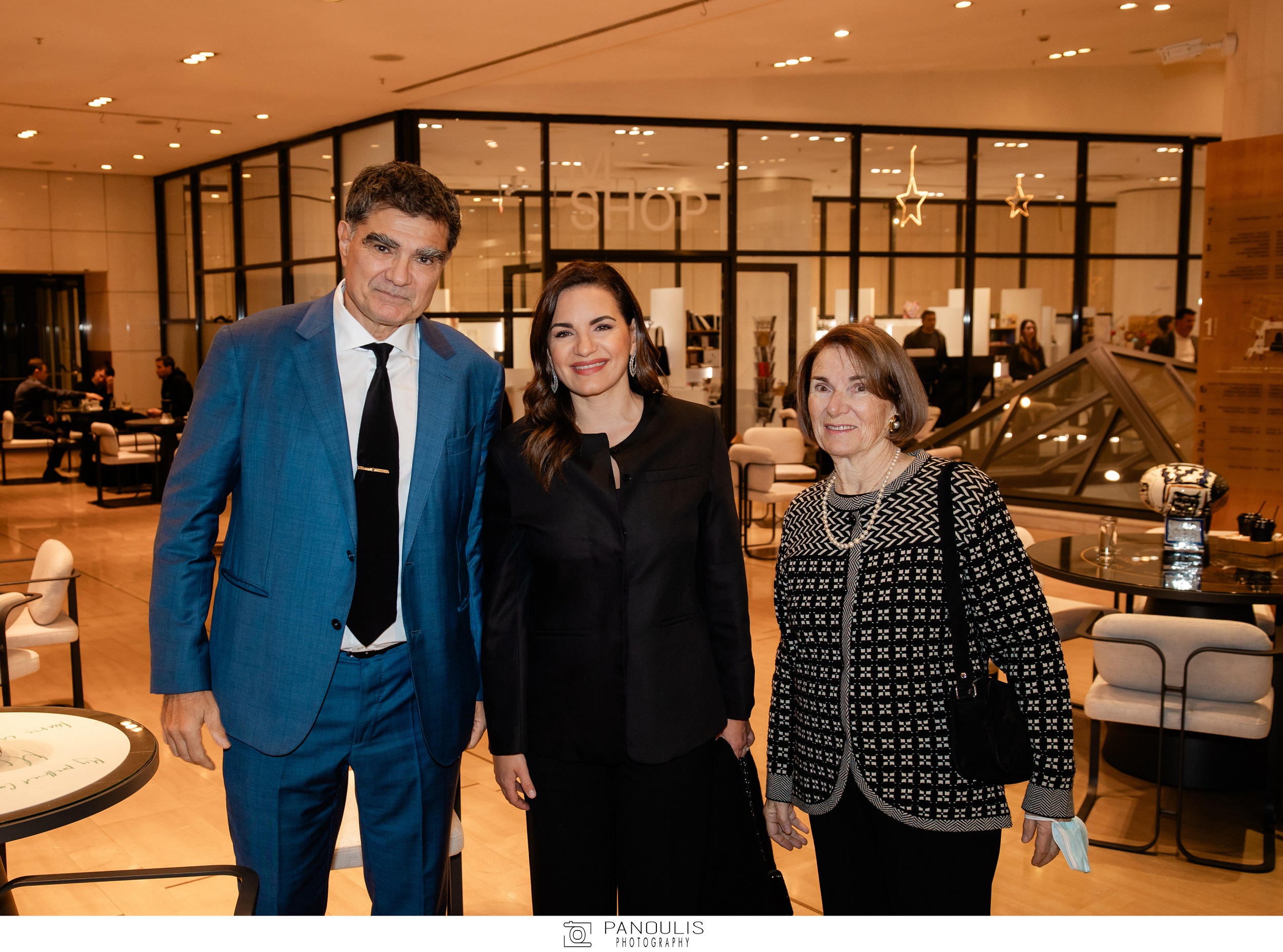 Γιάννης Β. Βαρδινογιάννης, Όλγα Κεφαλογιάννη, Ελένη Κεφαλογιάννη