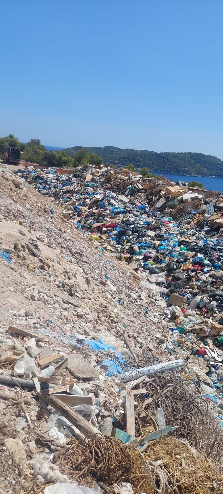 Εικόνα από τη χωματερή