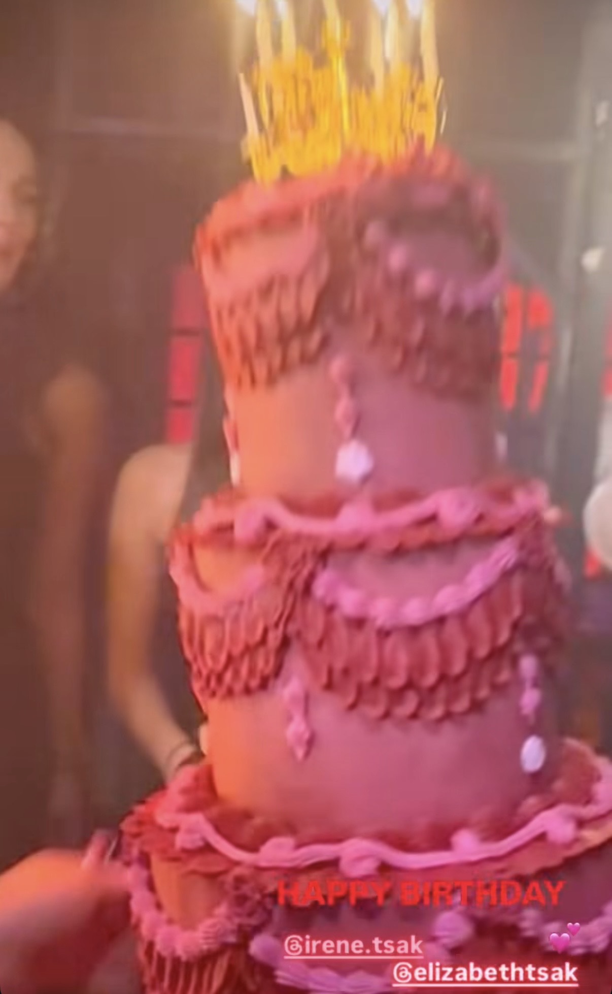 Η τούρτα-υπερπαραγωγή