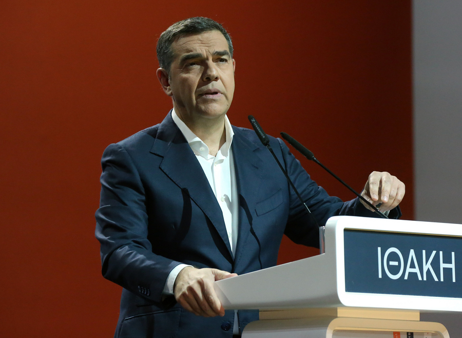 Ο πρώην πρωθυπουργός Αλέξης Τσίπρας μιλάει στην παρουσίαση του βιβλίου του «Ιθάκη»