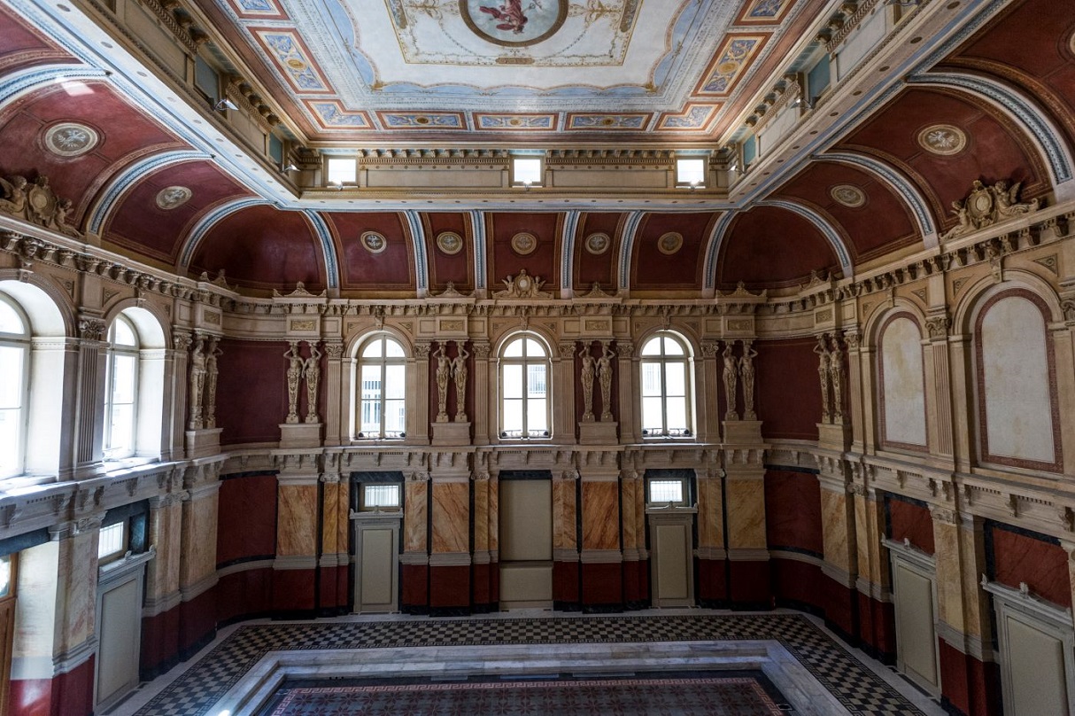 Το κτήριο του Μικρού Χρηματιστηρίου, εκλεκτικιστικό οικοδόμημα του 19ου αιώνα η έδρα του Χρηματιστηρίου Αθηνών από το 1891 μέχρι το 1934