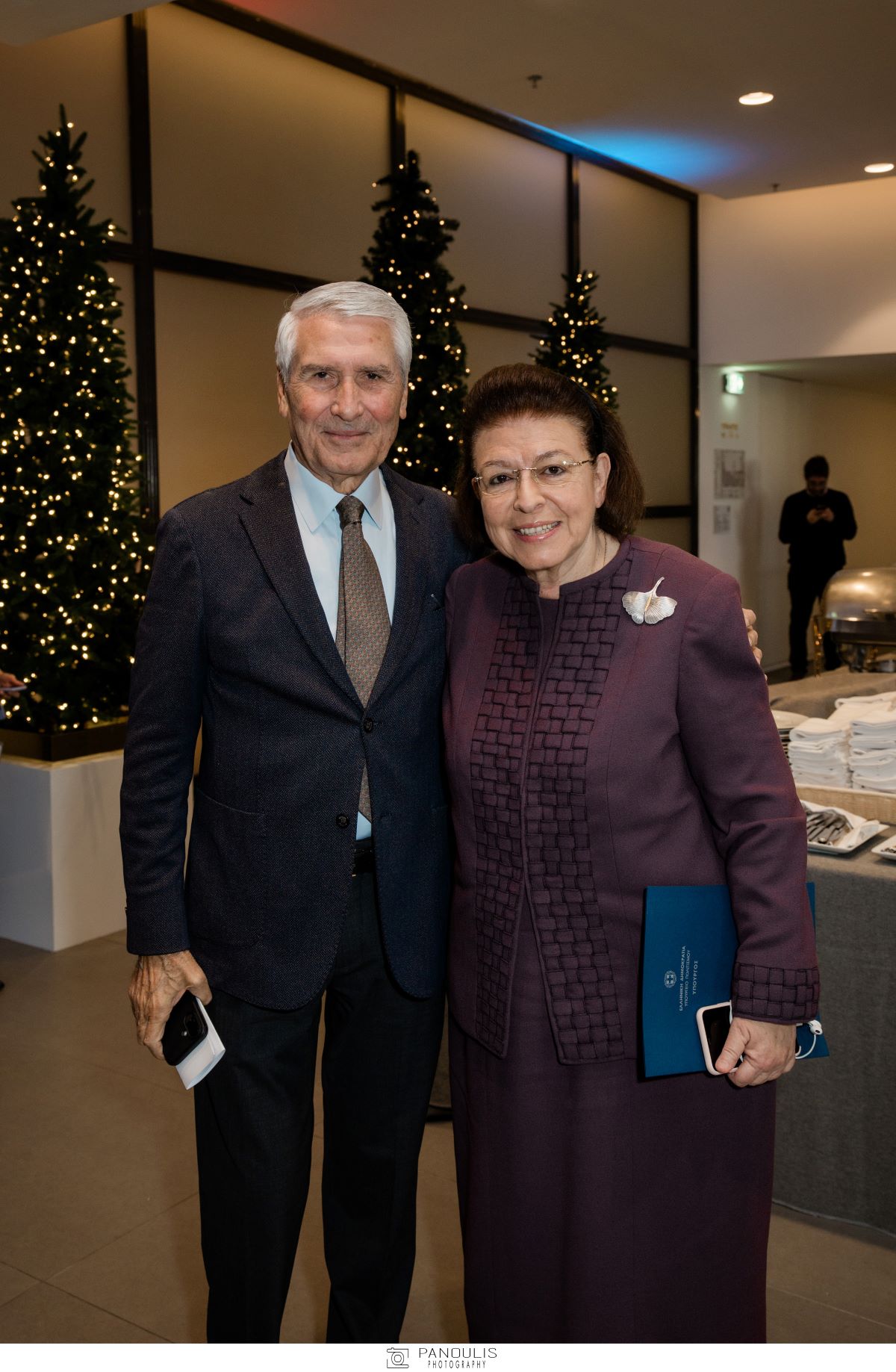 H Λίνα Μενδώνη, υπουργός Πολιτισμού και ο Βαγγέλης Χρόνης, αντιπρόεδρος του Διοικητικού Συμβουλίου της LAMDA