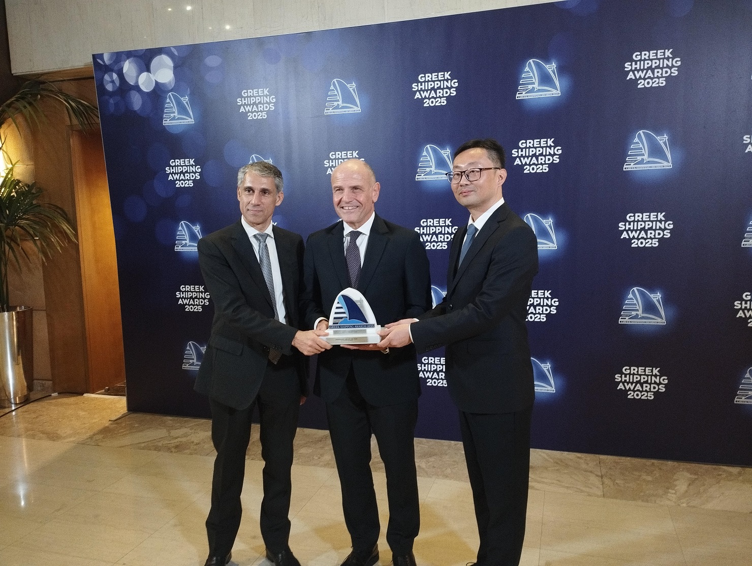 Πωλ Κυπριανού, ο Λουκάς Σιγάλας και ο Xu Sha