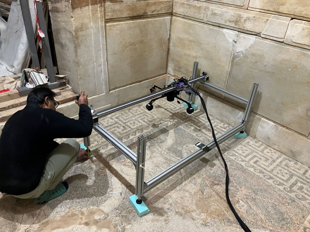 Τύμβος Καστά, ταφικό μνημείο. Φωτογραμμετρική αποτύπωση ψηφιδωτού με το σύστημα Selene Photometric Stereo από την ομάδα του Ιδρύματος Factum Arte