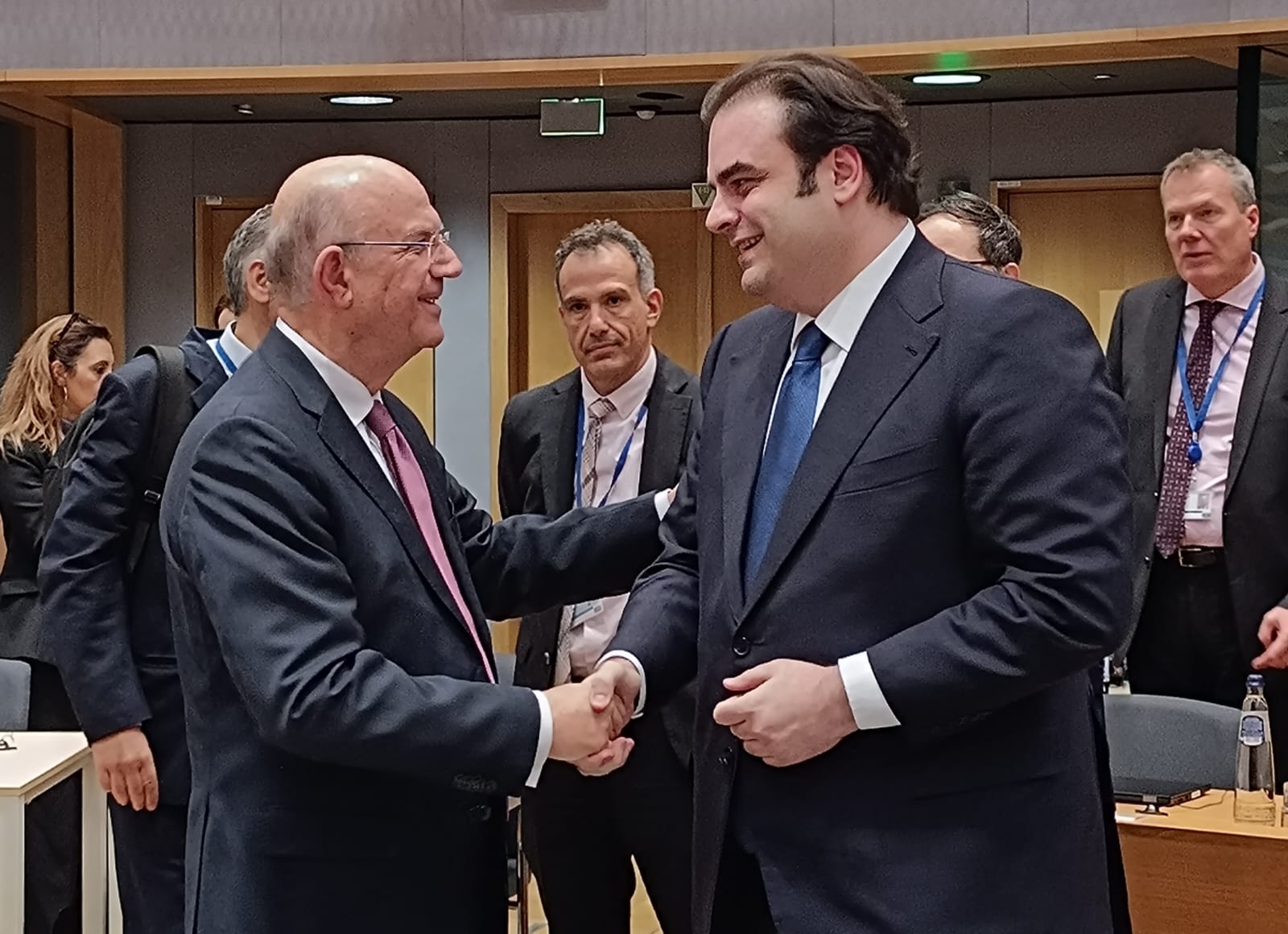 Ο υπουργός Οικονομικών Κυριάκος Πιερρακάκης λίγο πριν την κρίσιμη ψηφοφορία για την προεδρία του Eurogroup