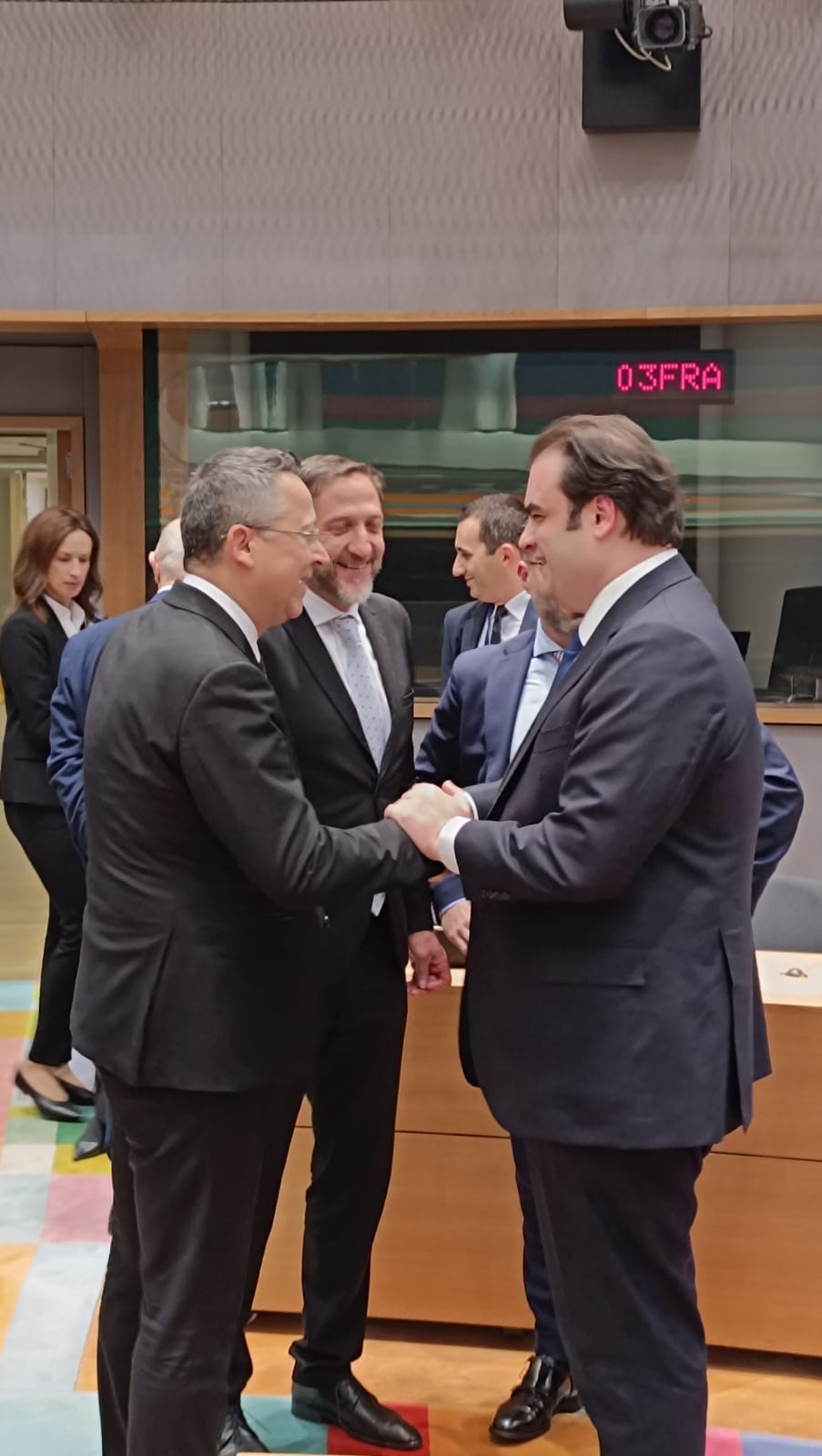 Ο υπουργός Οικονομικών Κυριάκος Πιερρακάκης λίγο πριν την κρίσιμη ψηφοφορία για την προεδρία του Eurogroup