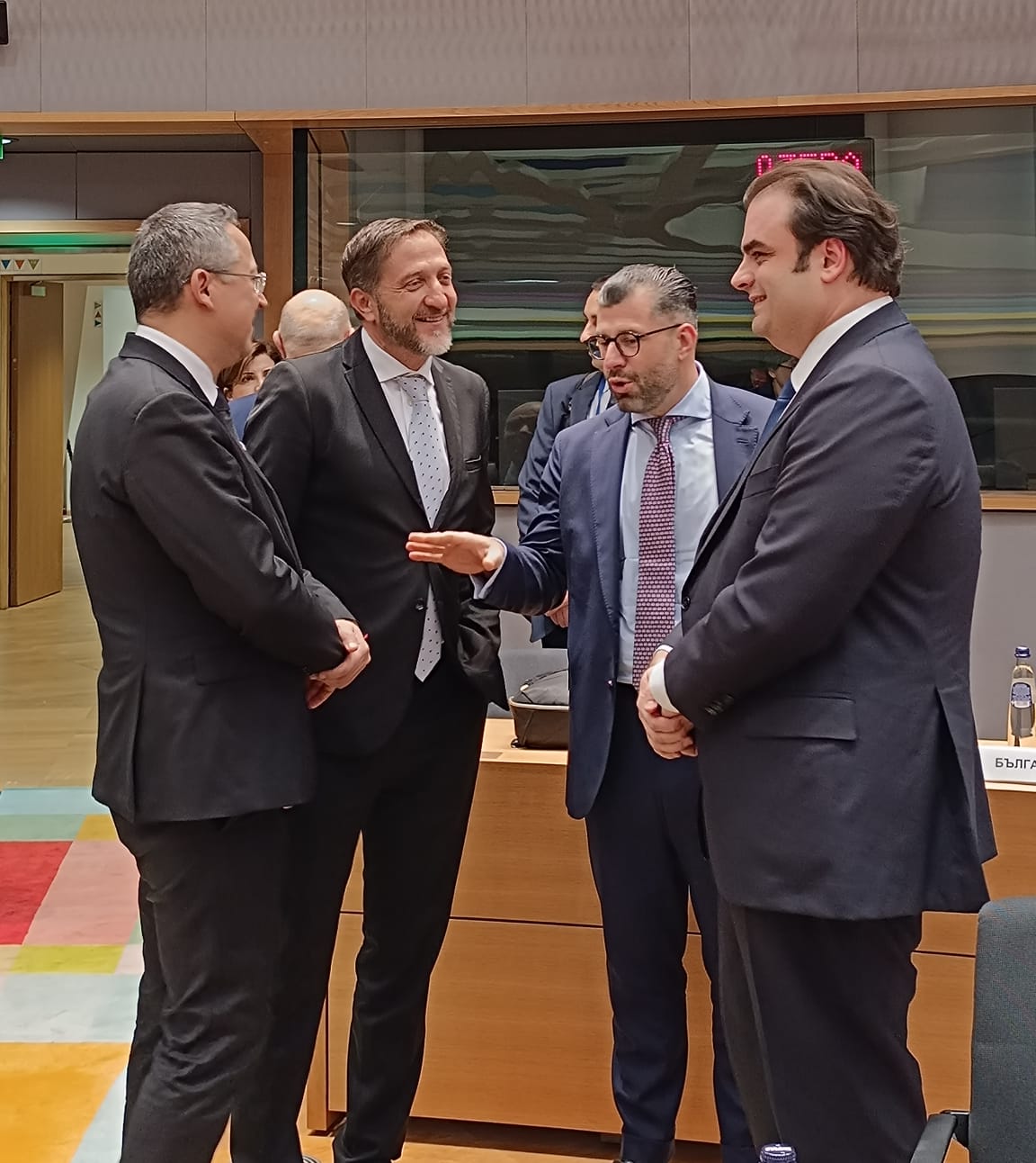 Ο υπουργός Οικονομικών Κυριάκος Πιερρακάκης λίγο πριν την κρίσιμη ψηφοφορία για την προεδρία του Eurogroup