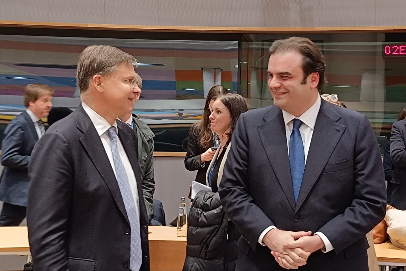 Ο υπουργός Οικονομικών Κυριάκος Πιερρακάκης λίγο πριν την κρίσιμη ψηφοφορία για την προεδρία του Eurogroup