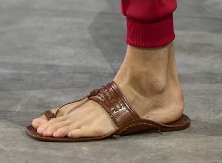 Νέα σανδάλια Prada