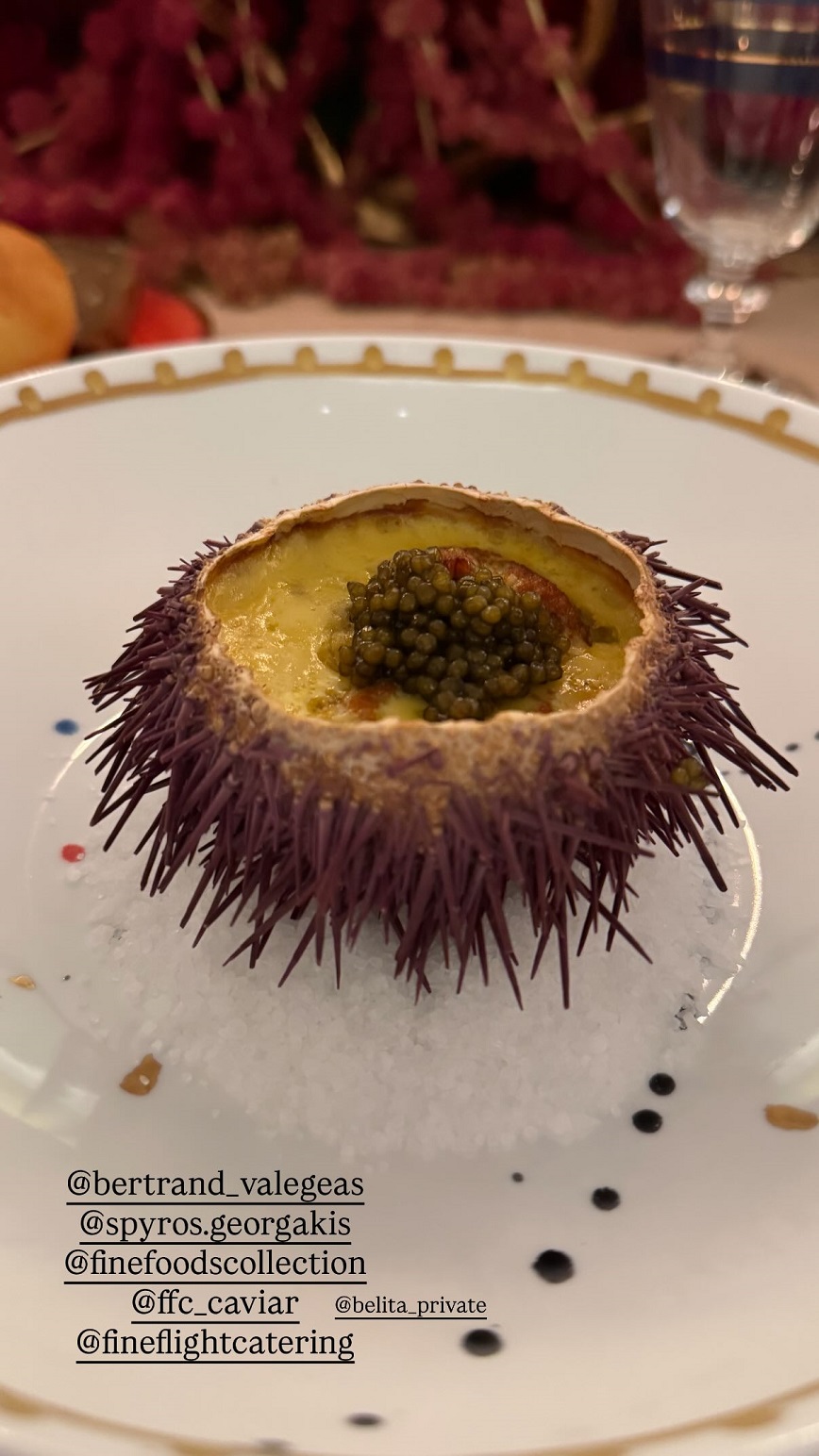 Αχινός με honey custard και χαβιάρι