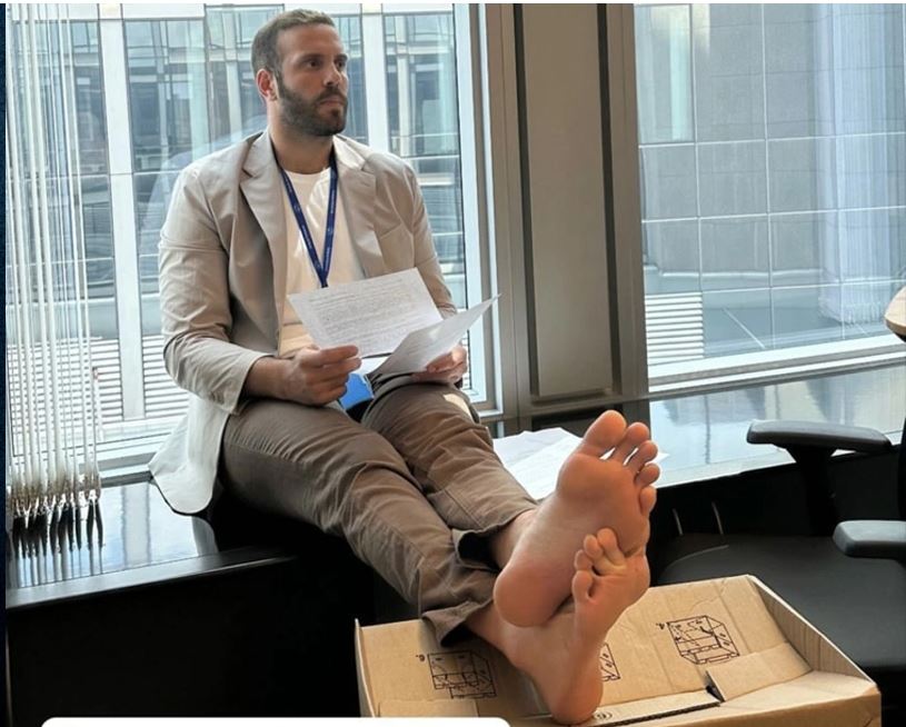 Ο Νίκος Παππάς... εργαζόμενος ευρωβουλευτής