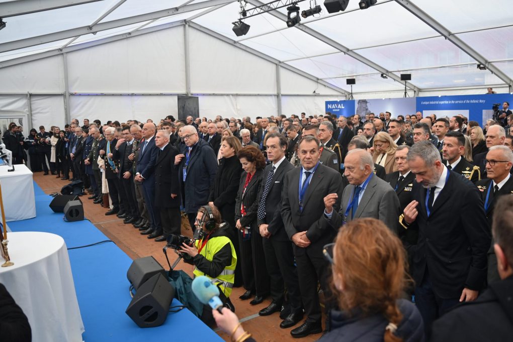 Κατά την τελετή ονοματοδοσίας και ύψωσης της Ελληνικής Σημαίας στην πρώτη φρεγάτα FDI Belharra «ΚΙΜΩΝ»