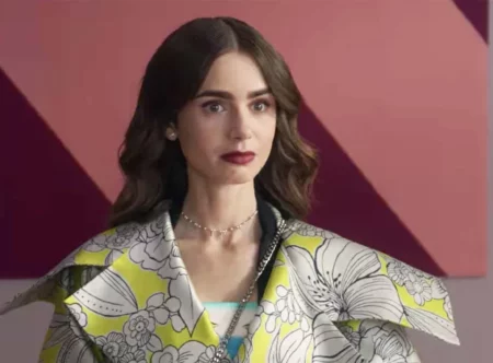 H Lily Collins με σακάκι δημιουργία του Βασίλη Ζούλια