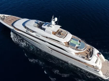 251226192843_ce7ec700-91b0-11ed-b85f-5dd929b4beda-O'Ptasia Golden Yachts profile underway