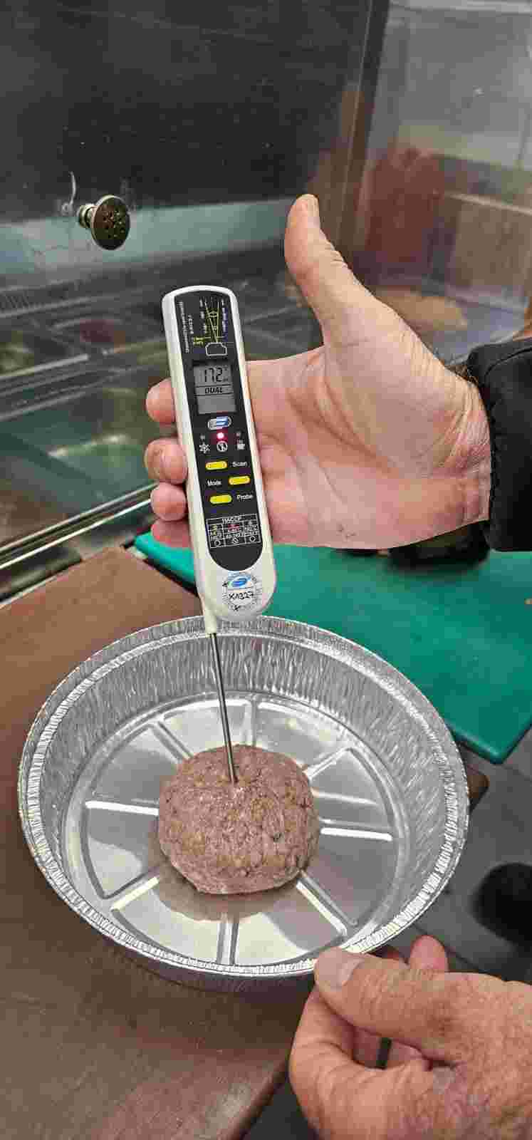 Σε 4.585 ανέρχονται οι μέχρι στιγμής έλεγχοι της Περιφέρειας Αττικής – κατασχέθηκαν 12 τόνοι ακατάλληλων προϊόντων, περισσότερα από 324.000 ευρώ τα επιβληθέντα πρόστιμα