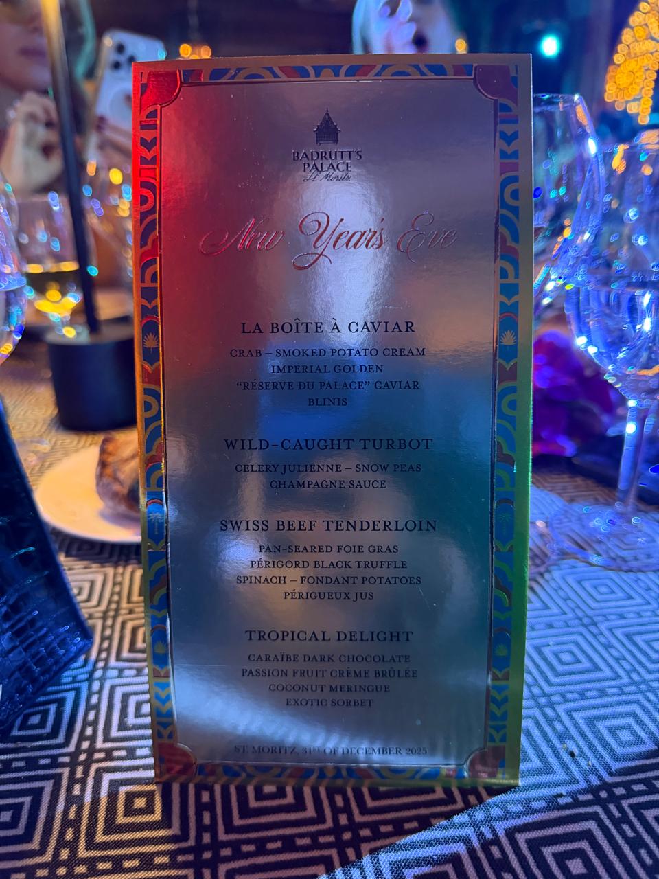 Και το μενού με χαβιάρι και καβούρι, turbot και φιλέτο από ελβετική αγελάδα