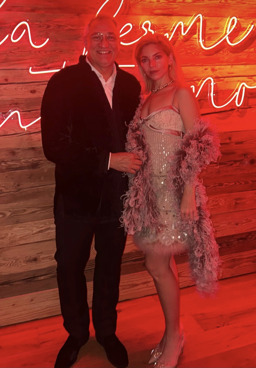 Στο πάρτυ της Σίλιας Κριθαριώτη ο Γιώργος Ντάβλας με την Έλλη Παπαδιαμάντη, νύφη της Γιάννας Αγγελοπούλου