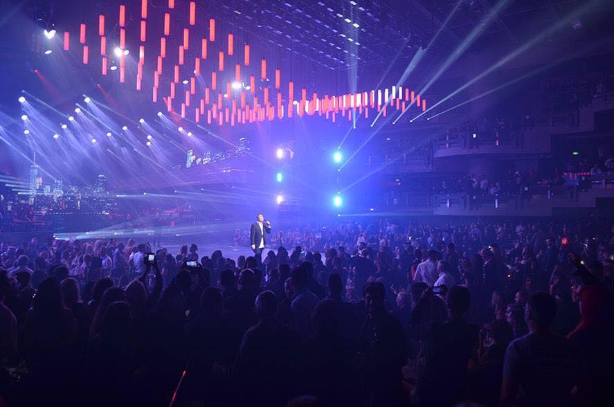 Ο Αντώνης Ρέμος στο Αθηνών Αρένα