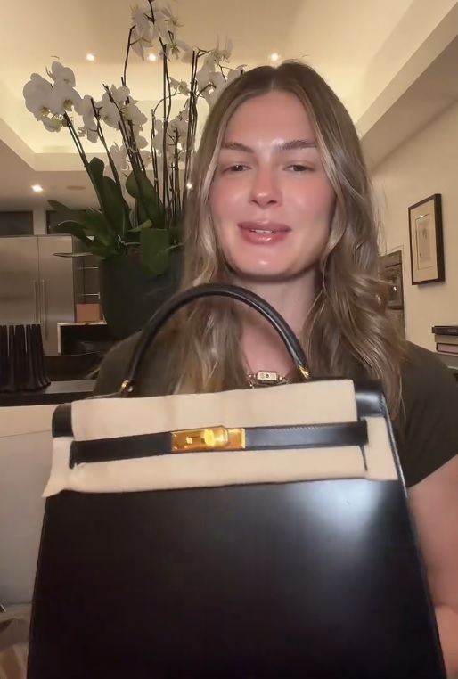 Η Αμαλία Κωστοπούλου με την Hermes Kelly 32