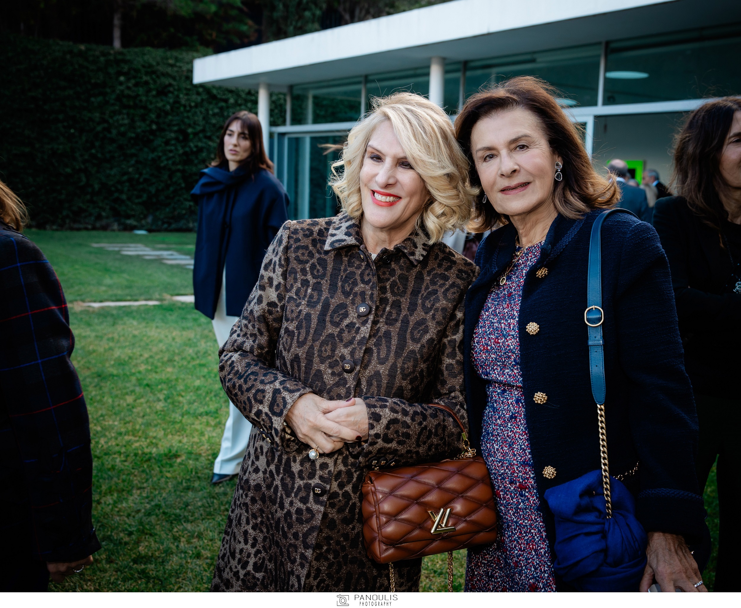 Άννα Αγγελικούση, Μάϋρα Τσαβλίρη