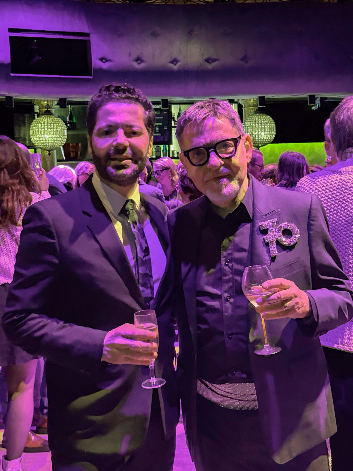 O εορτάζων αμφιτρύων Olivier Gluzman με τον Χρύσανθο Πανά