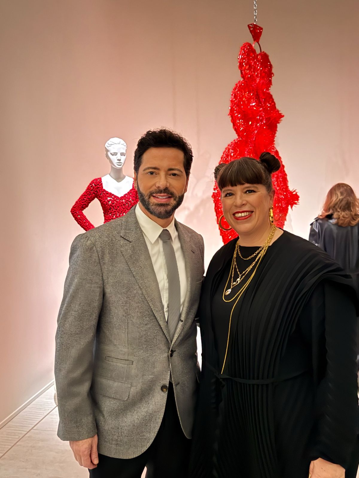 Με την πορτογαλίδα καλλιτέχνιδα Joanna Vasconcelos