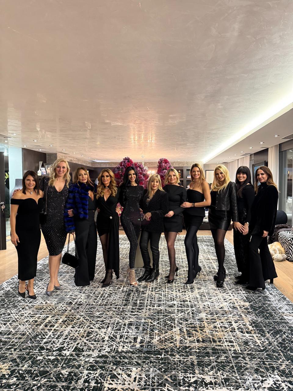 Μαρία Γαρμπή, Έλενα Ντάλα, Όλγα Αγγλούπα, Αρζίνα Κολοβού, Σούλα Λιάκου, Πέννυ Λάγκα, Neda Σταθη, Kωνσταντίνα Σπυροπούλου, Κατερίνα Σπυροπούλου, Φαίη Ζωϊδη