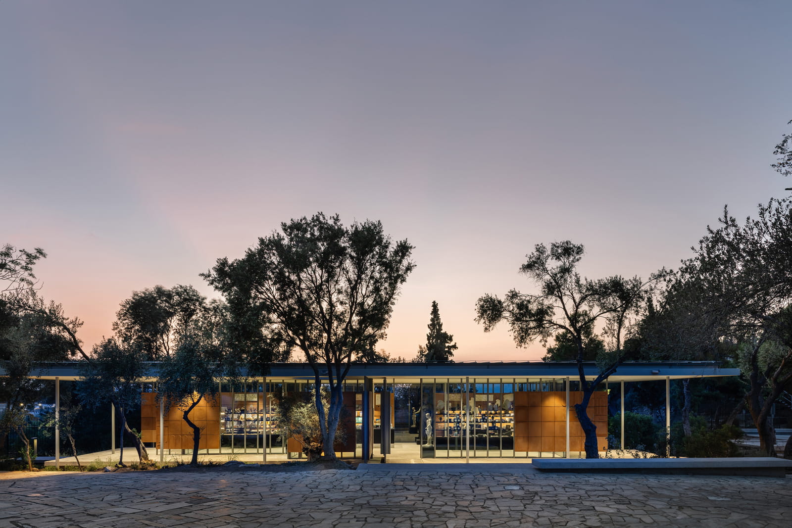 ΒΡΑΒΕΙΟ στο έργο Acropolis Shop, by FLUX office 