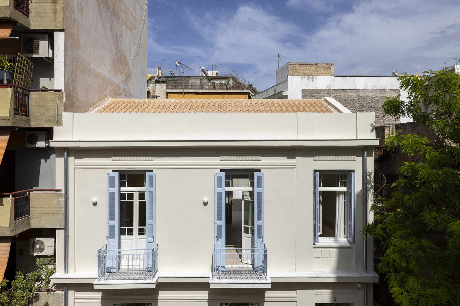 ΒΡΑΒΕΙΟ στο έργο Two homes under one roof, by Theo Poulakos Studio 