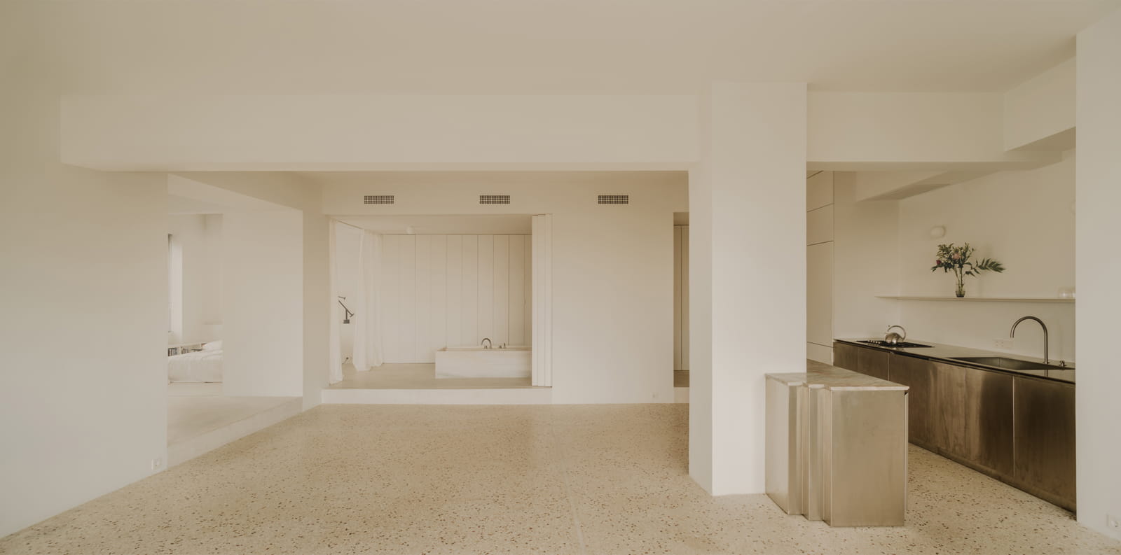 ΕΠΑΙΝΟΣ στο έργο Astral weeks – Μετατροπή βιοτεχνικού χώρου σε διαμέρισμα_χώρο εκθέσεων, by Oblique 