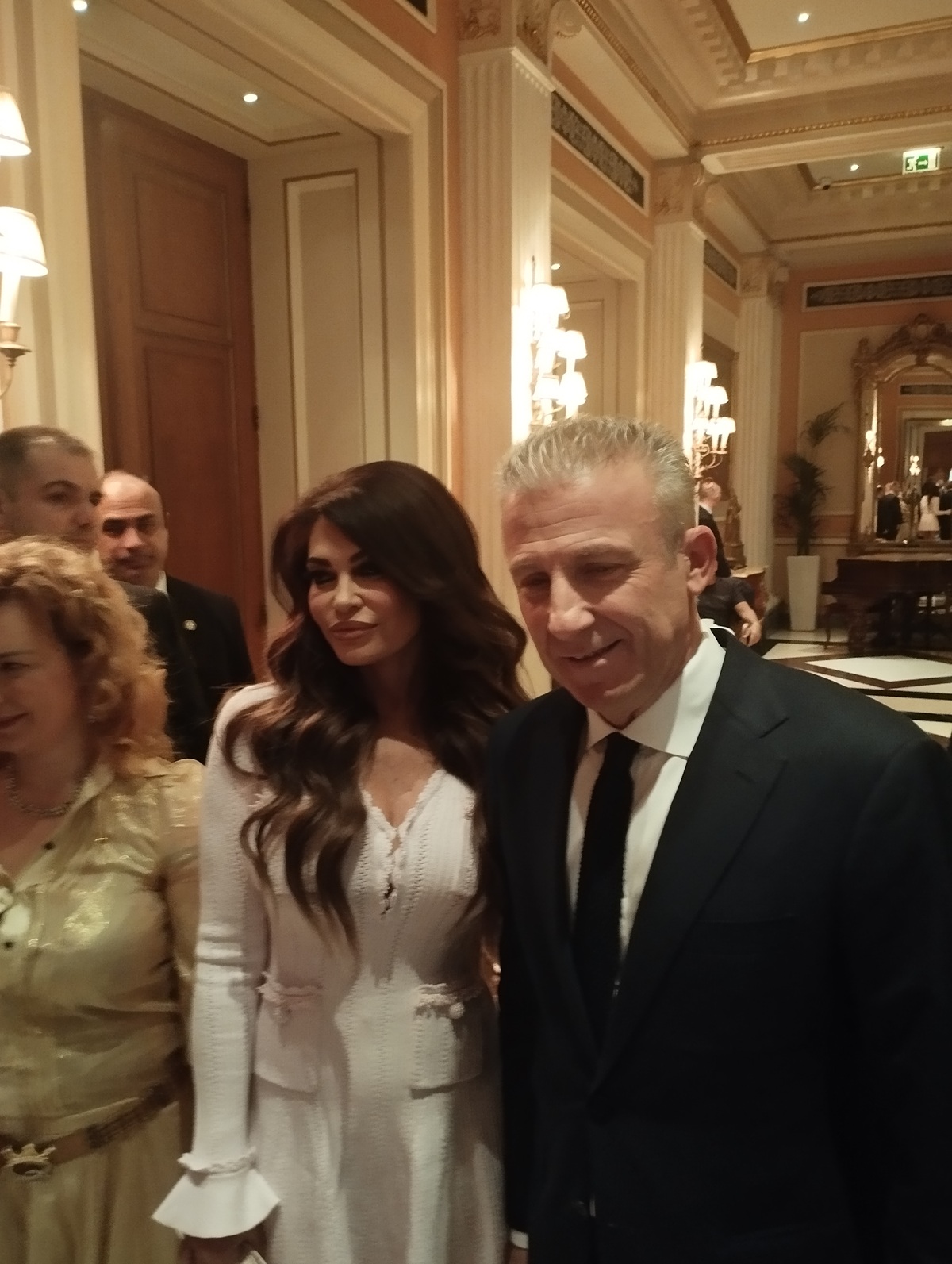 Ο Κωστής Φραγκούλης με την Κίμπερλι Γκιλφόιλ