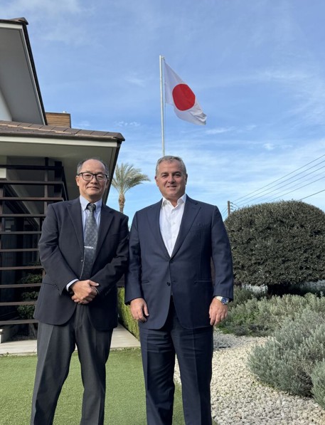 Ο Πόλυς Β. Χατζηιωάννου με τον Ιάπωνα πρέσβη