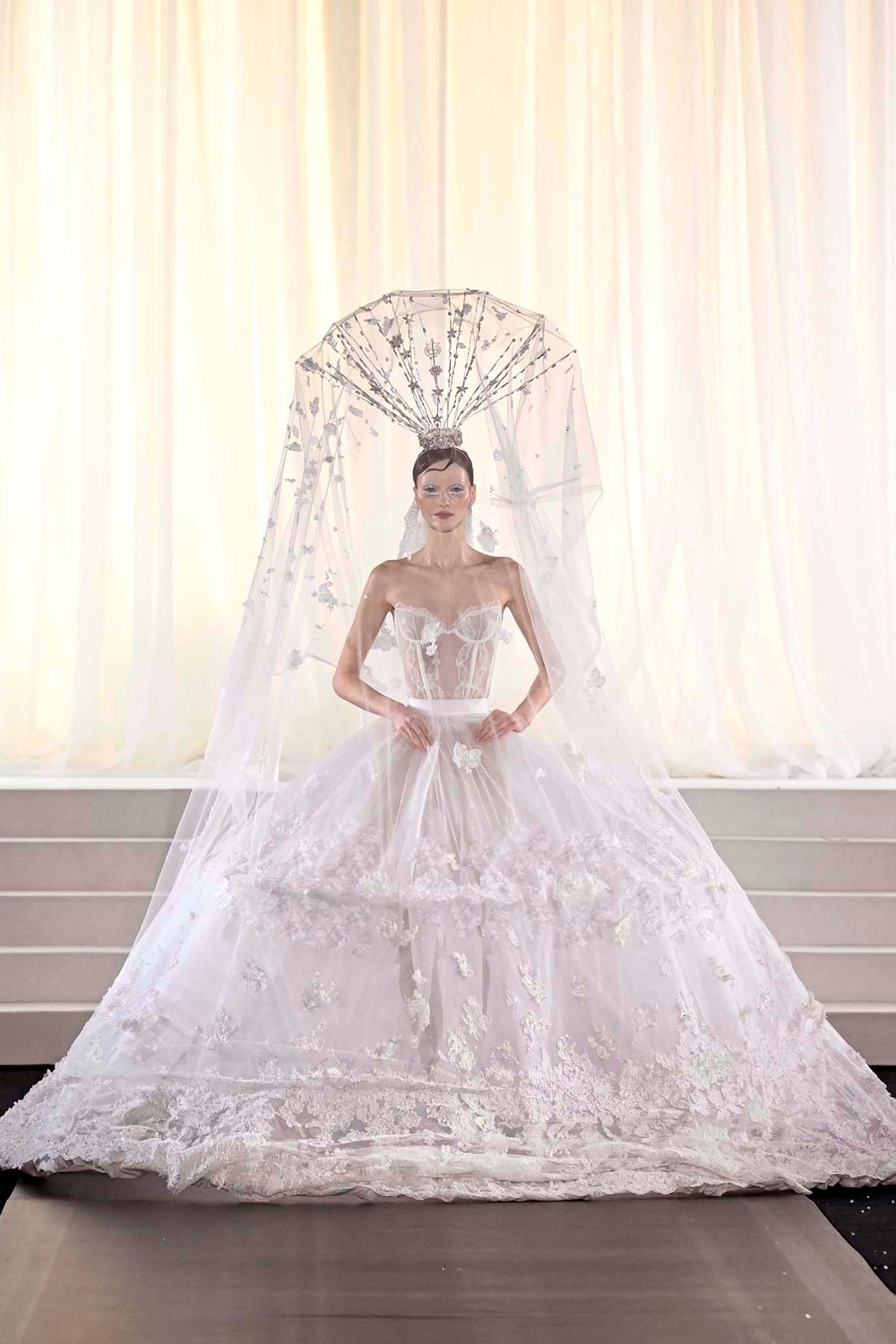 Το εντυπωσιακό νυφικό