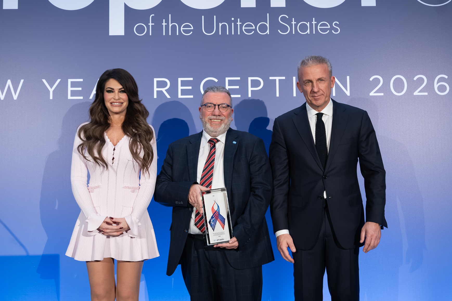 Κίμπερλι Γκίλφοϊλ, Γιώργος Νικολάου / Key Account Manager της PPG και Κωστής Φραγκούλης