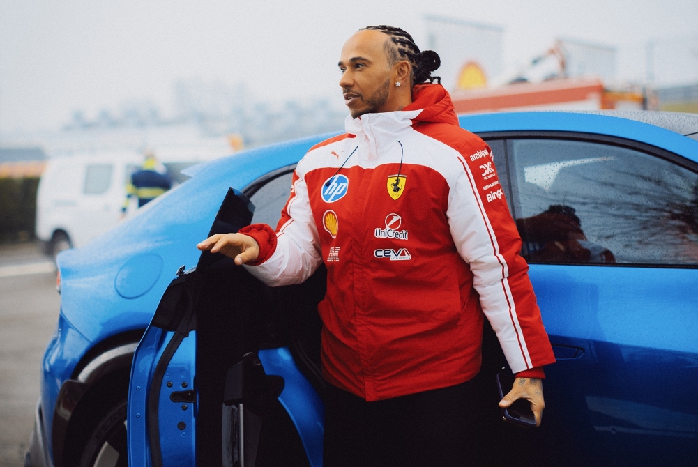 F1 – Ferrari: Ο Χάμιλτον χαμογελά