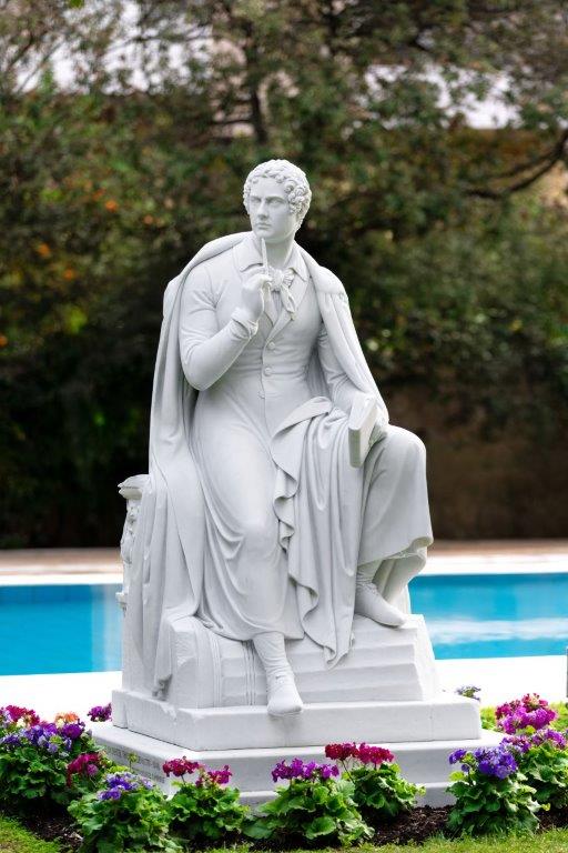 Το άγαλμα του Λόρδου Βύρωνα