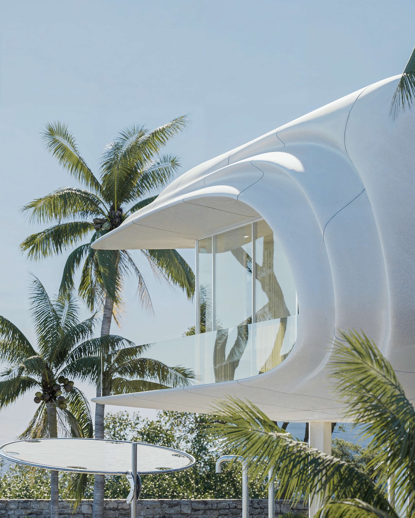 Perla Residence στη Marbella: Μια κατοικία που παγώνει το κύμα σε αρχιτεκτονική μορφή