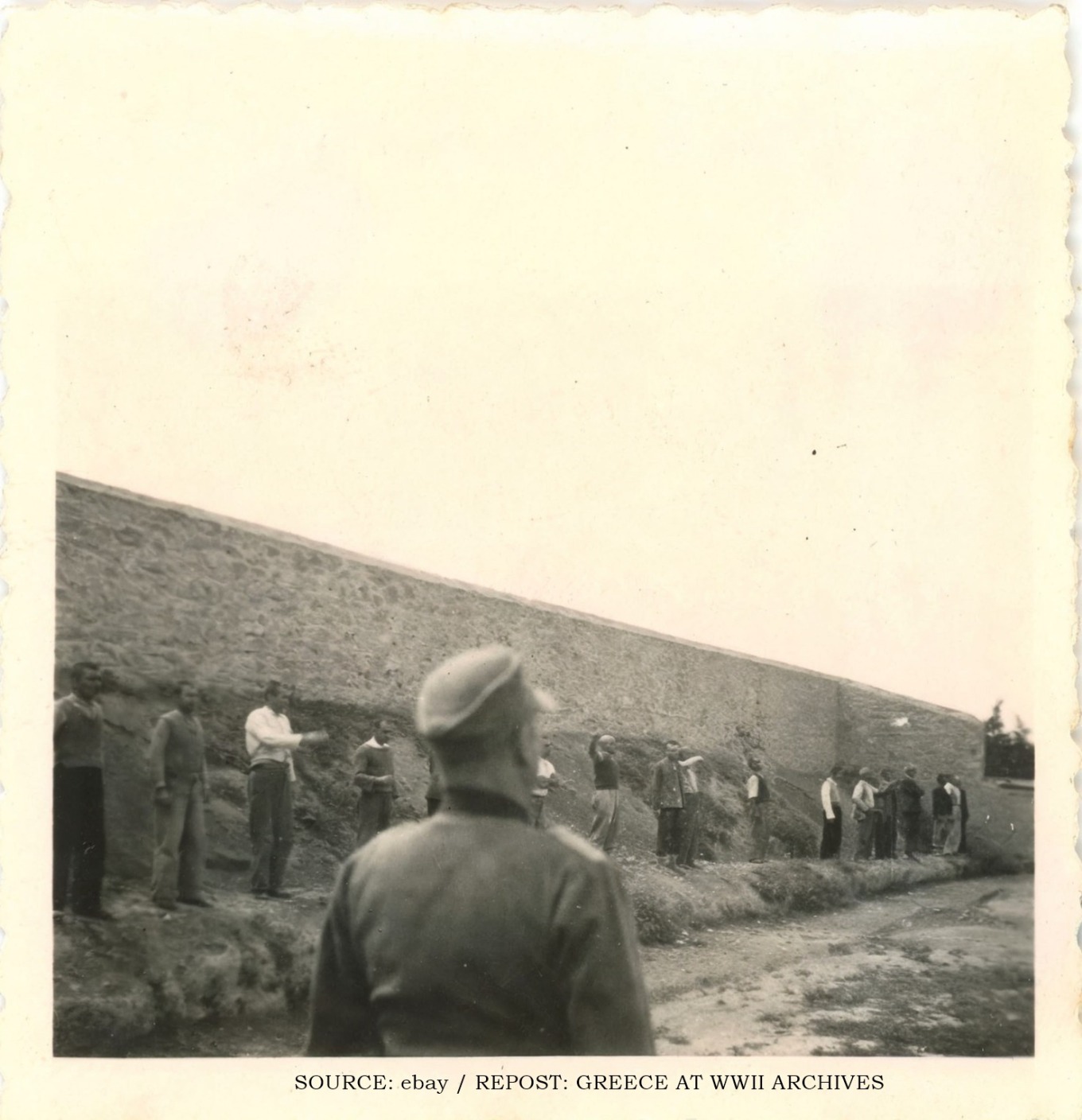 Φωτογραφικό υλικό που αναφέρεται στην εκτέλεση των 200 αγωνιστών στην Καισαριανή από τους Γερμανούς