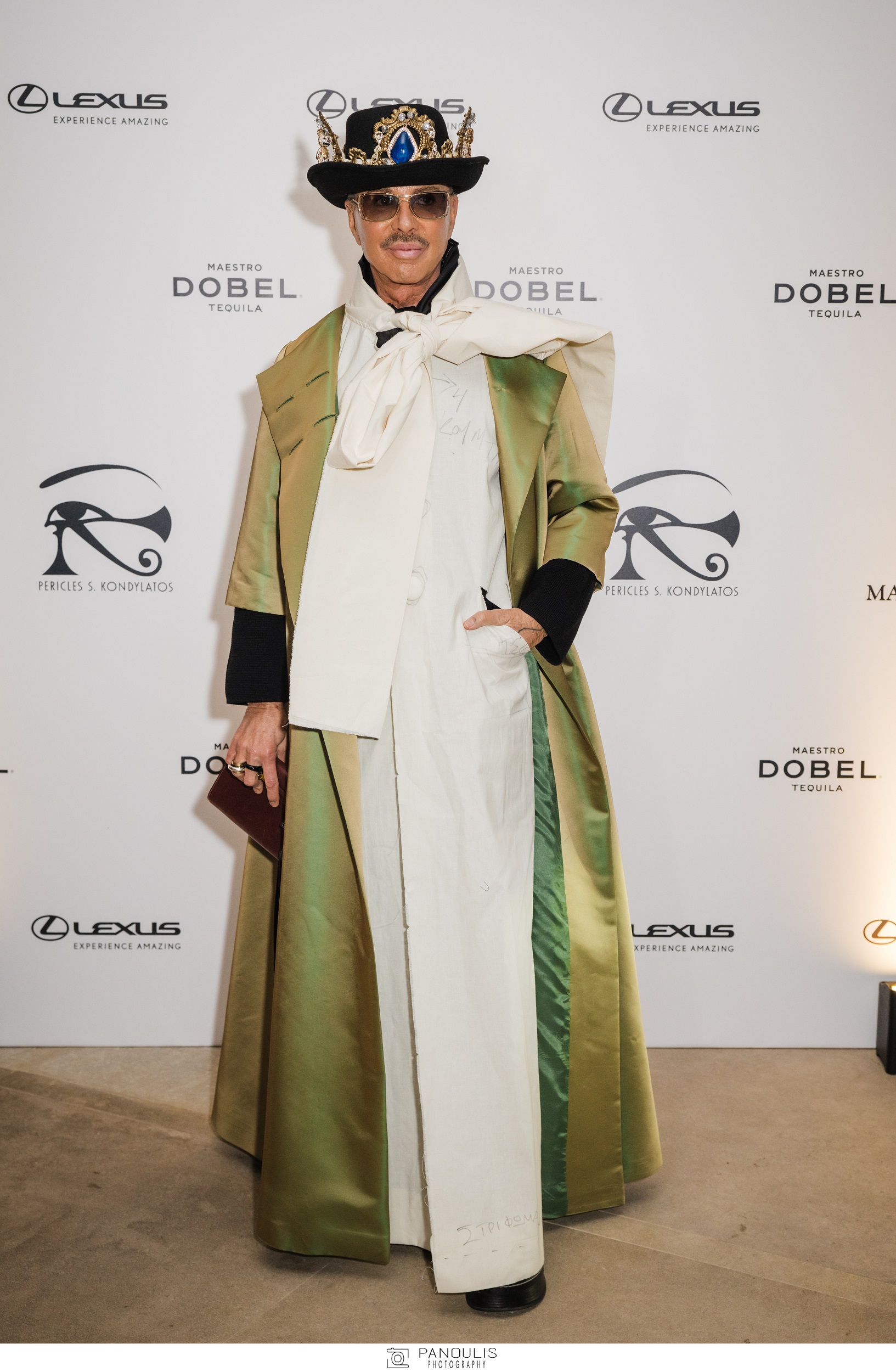 Λάκης Γαβαλάς