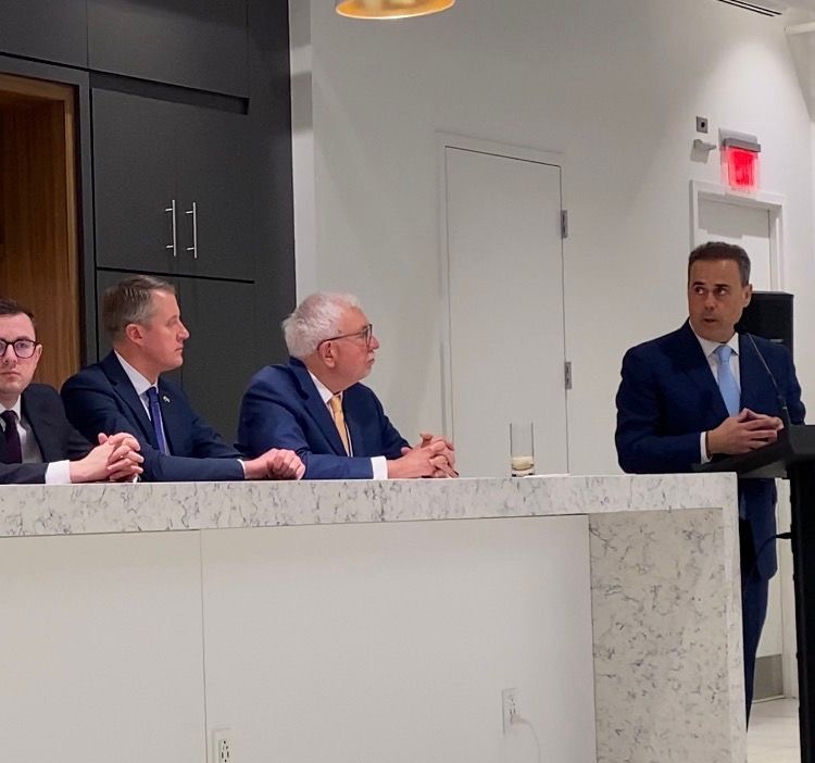 O Σταύρος Παπασταύρου μιλά στην Ουάσιγκτον