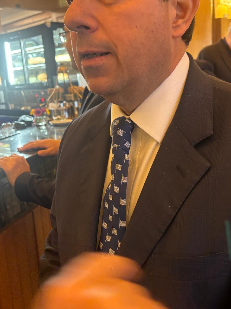 Η γραβάτα του Νότη με την ελληνική σημαία