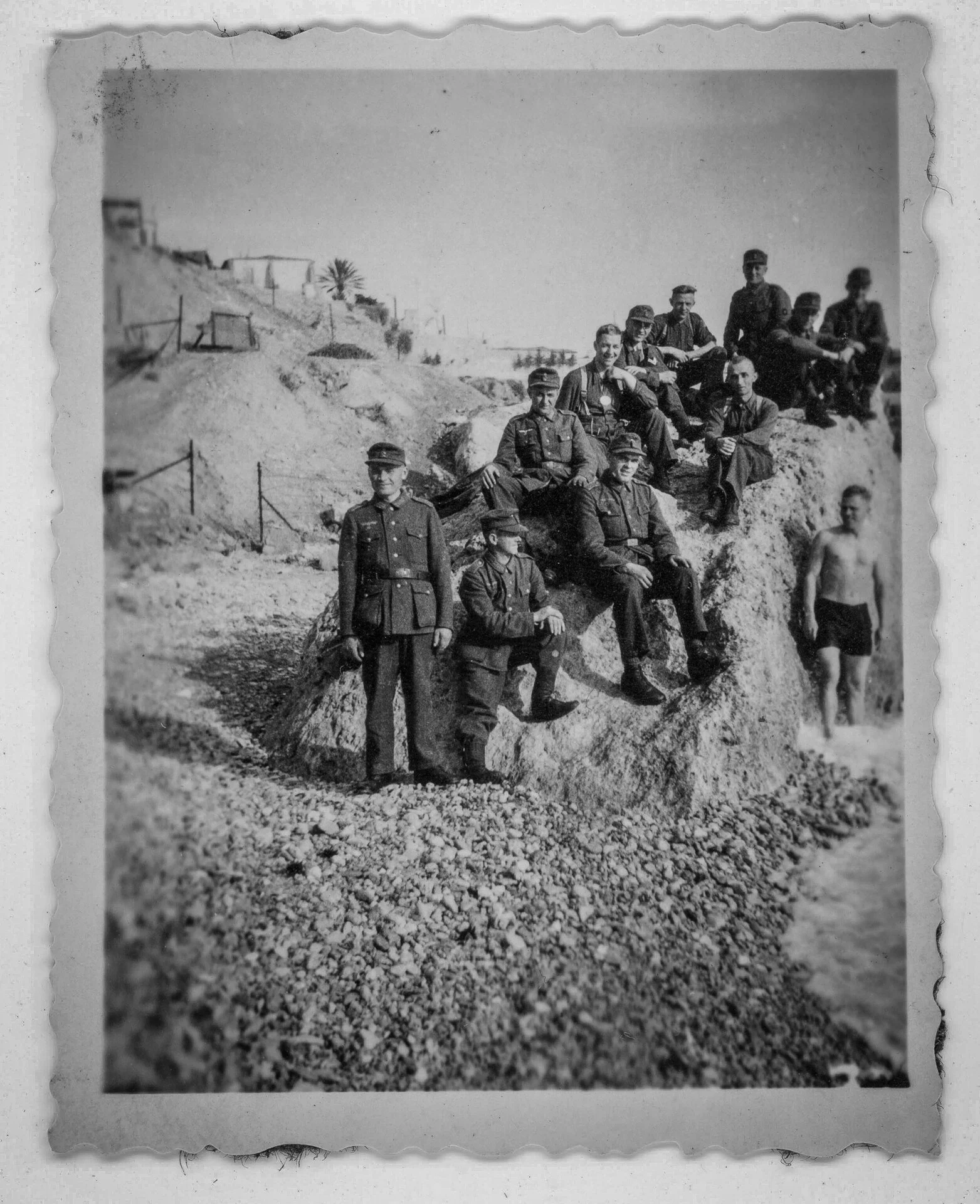 Εκδρομή Γερμανών στρατιωτών στη θάλασσα