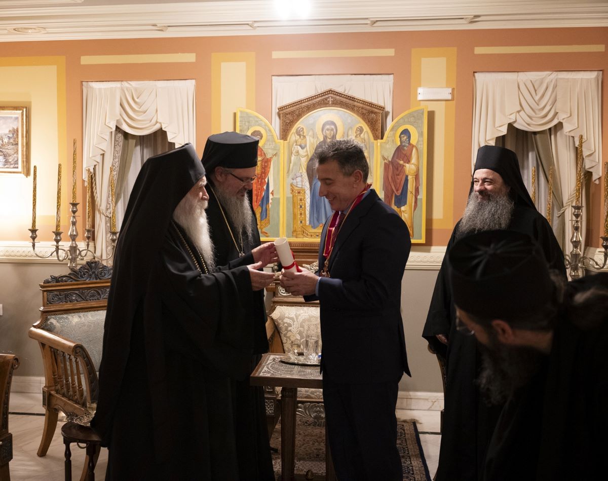 Από αριστερά, Γέροντας Αλέξιος, Καθηγούμενος Ι. Μ. Ξενοφώντος, Ιερώνυμος, Μητροπολίτης Λαρίσης & Τυρνάβου, Δημήτρης Χριστοφιλέας