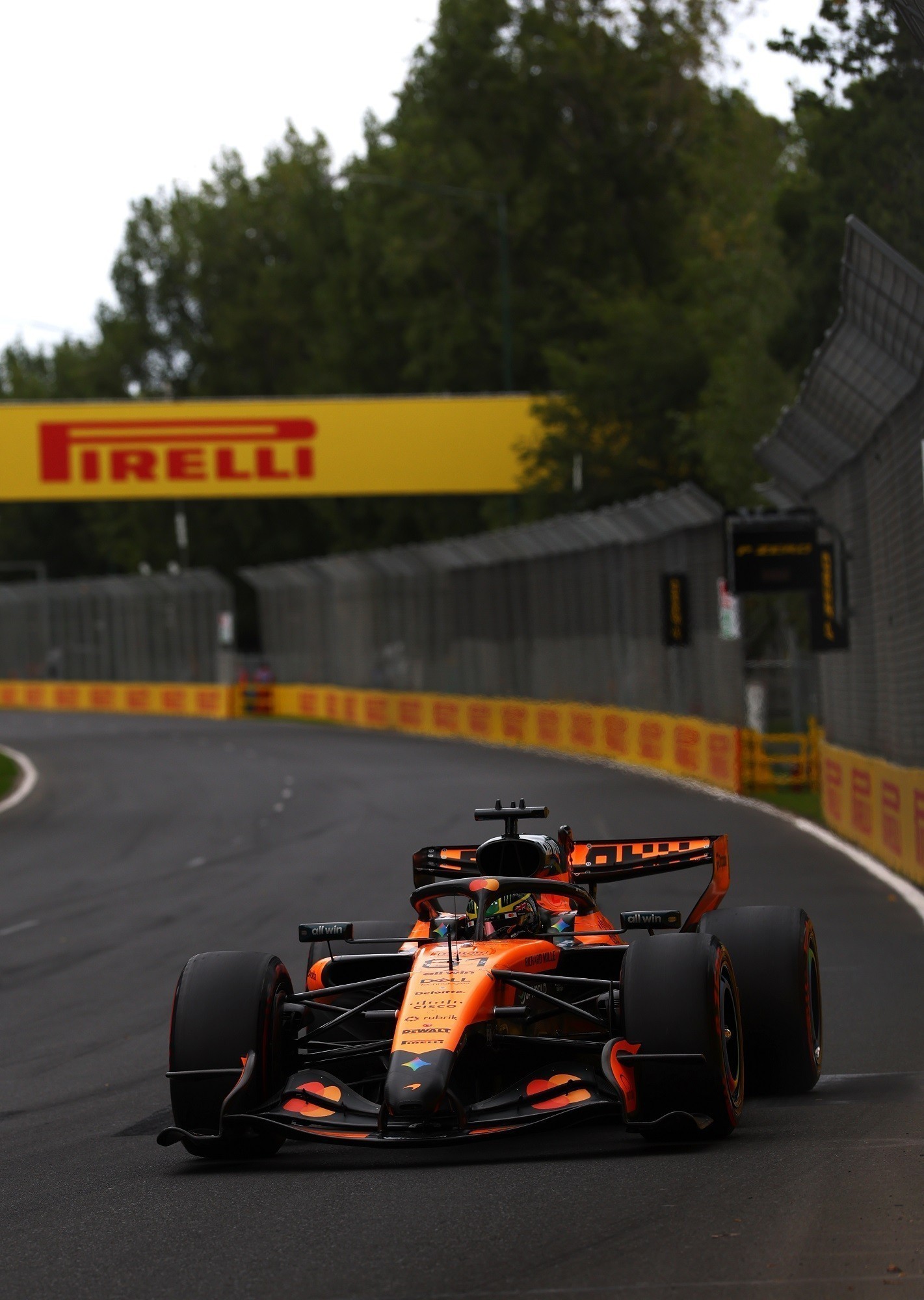 MELBOURNE, AUSTRALIA - MARCH 07: Oscar Piastri of Australia driving the (81) McLaren MCL40 Mercedes on track during qualifying ahead of the F1 Grand Prix of Australia at Albert Park Grand Prix Circuit on March 07, 2026 in Melbourne, Australia. (Photo by Alastair Staley/LAT Images)