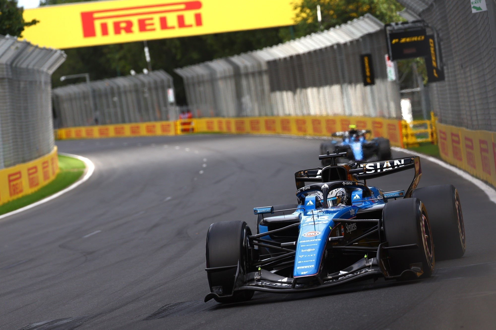 MELBOURNE, AUSTRALIA - MARCH 08: Alexander Albon of Thailand driving the (23) Williams FW48 Mercedes on track during the F1 Grand Prix of Australia at Albert Park Grand Prix Circuit on March 08, 2026 in Melbourne, Australia. (Photo by Joe Portlock/Getty Images)