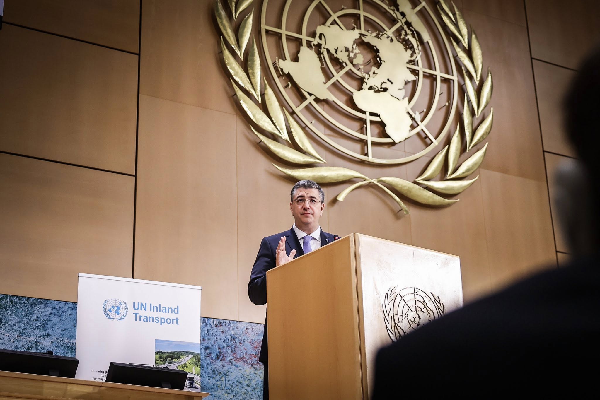 Απόστολος Τζιτζικώστας